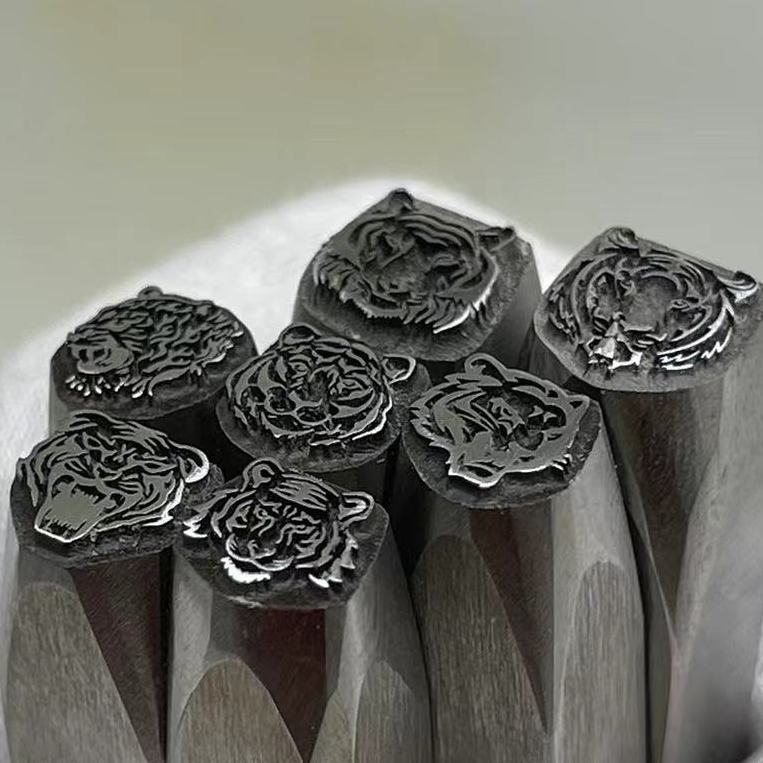 Design testa di tigre Punzone  - Leatherwork Embossing recensione e prezzo